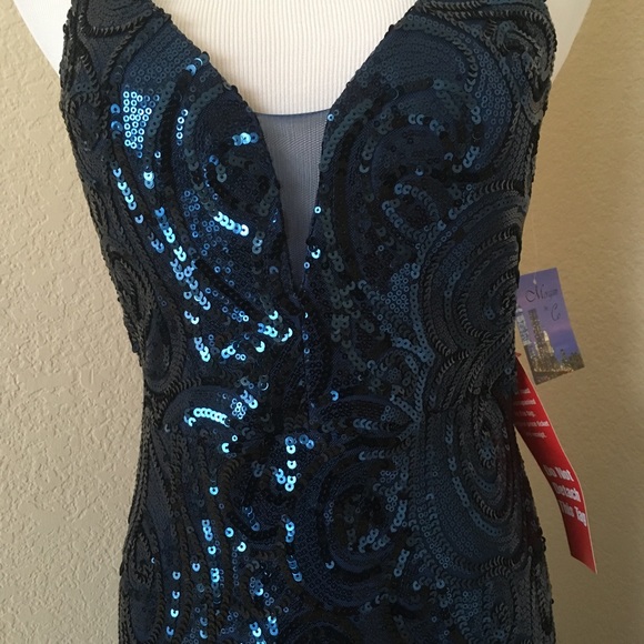 Long gown Formal dress sequin covered gown open back body con shimmering blue - Picture 5 of 9